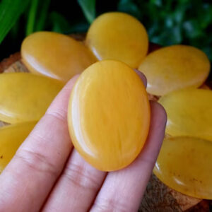 Wholesale Yellow Aventurine Crystal Palm Stone
